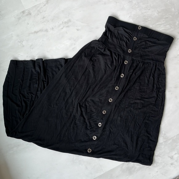 Kenzie black maxi dress, with silver buttons, size small - Picture 4 of 5